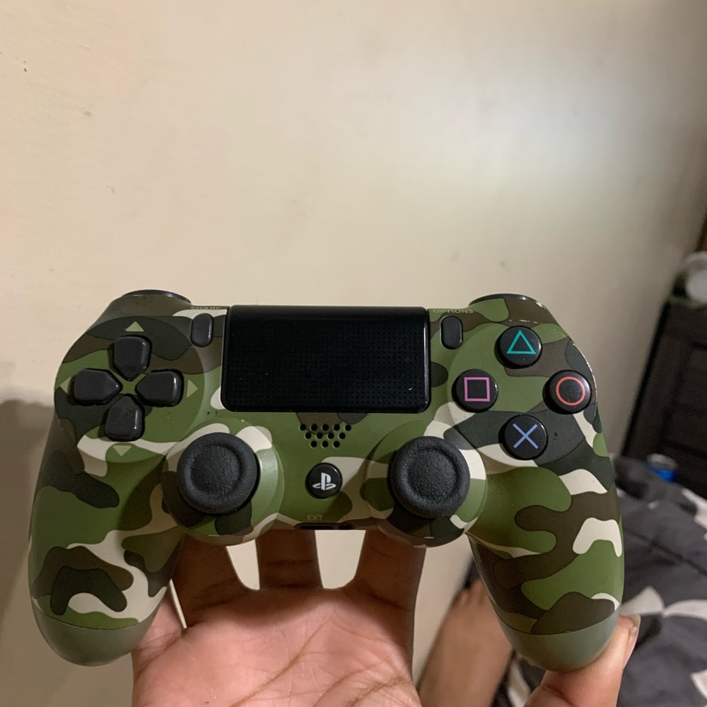 Camo Green PS4 Control